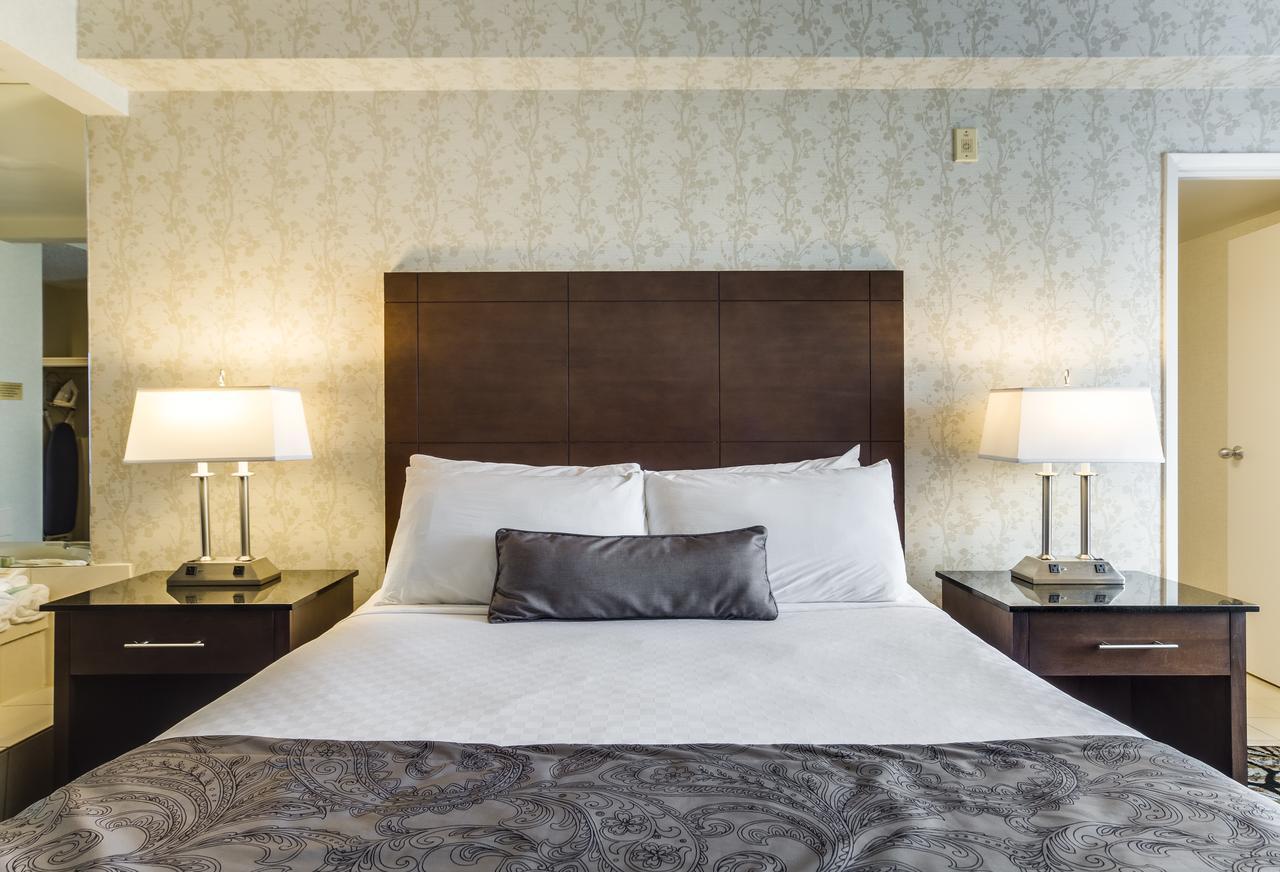 Monte Carlo Inn Oakville Suites Kültér fotó